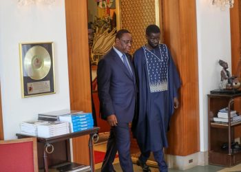 PORTRAIT – D&rsquo;une prison de Dakar au fauteuil présidentiel : qui est Bassirou Diomaye Faye ?