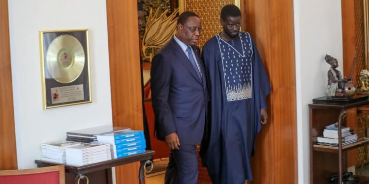 PORTRAIT – D’une prison de Dakar au fauteuil présidentiel : qui est Bassirou Diomaye Faye ?