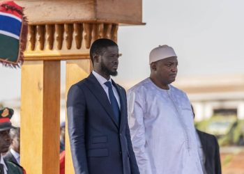 Président Diomaye Faye : «Œuvrer avec Adama Barrow au renforcement de la coopération»