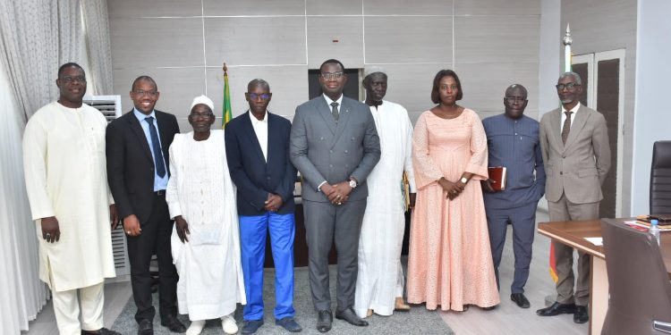 Moussa Balla Fofana «œuvre à la résolution de la crise» des travailleurs des collectivités territoriales