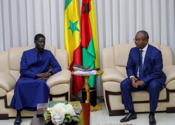 Diomaye Faye et Embalo discutent des sujets visant à renforcer les relations séculaires entre le Sénégal et la Guinée-Bissau