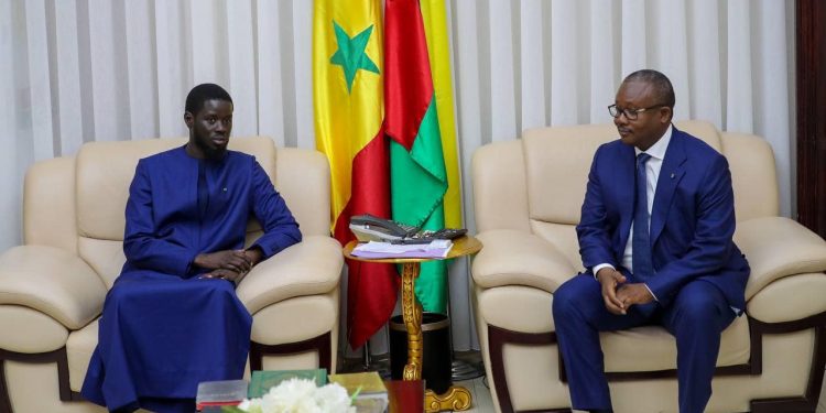 Diomaye Faye et Embalo discutent des sujets visant à renforcer les relations séculaires entre le Sénégal et la Guinée-Bissau