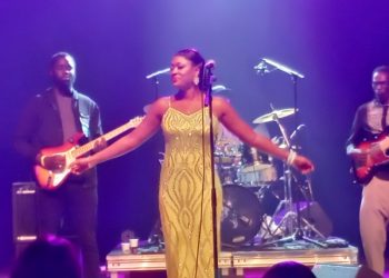 France : Titi brûle la scène de Roubaix par un spectacle inédit