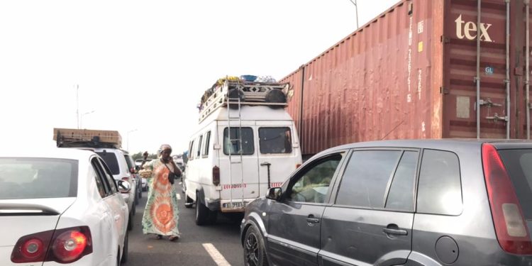 Tabaski 2024 – Les voyageurs coincés sur l’autoroute : le péage de la mort !