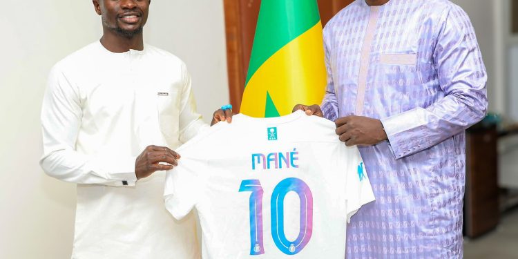 Sadio Mané rencontre Ousmane Sonko et lui parle de ses projets sportifs