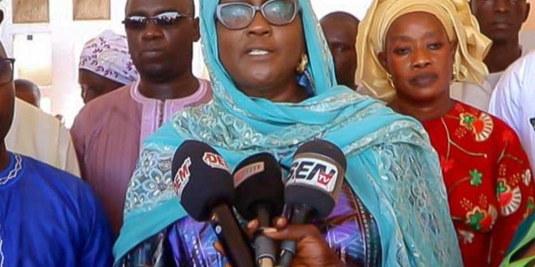 Sédhiou : Annette Seck inaugure les blocs d’hygiène de Karcia, Dakabantang et Singhère Boudié