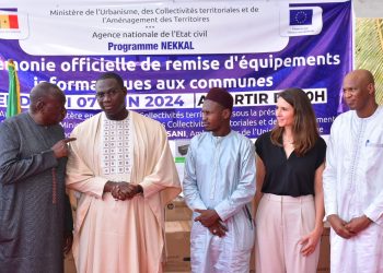 Ministère collectivités territoriales: remise de 1200 ordinateurs,  1000 imprimantes, 1000 onduleurs aux communes