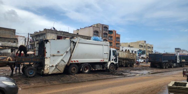 Les deux voies de Cambérène : un dépotoir d’ordures ou parking de camions ?