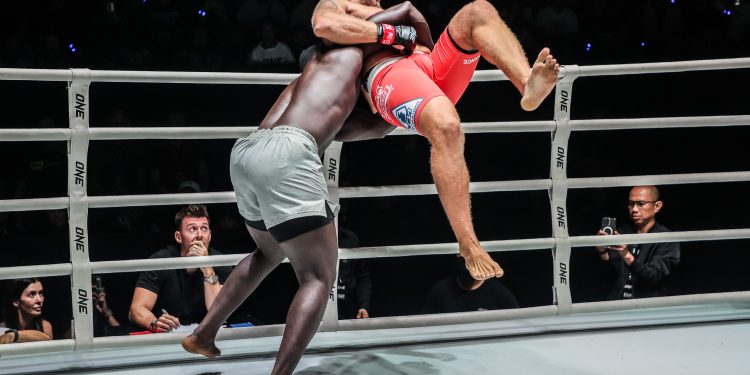 MMA : Reug Reug domine Anatoly Malykhin et devient champion du monde des poids lourds ONE Championship !