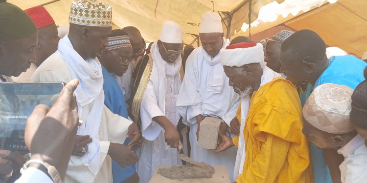 Montagne Rouge Néma : Pose première pierre nouvelle mosquée en présence d’El Hadji Sidiya Dramé