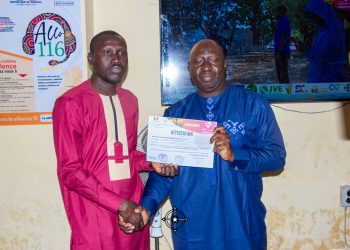 Remise d’attestations de formation en photographie à Sédhiou